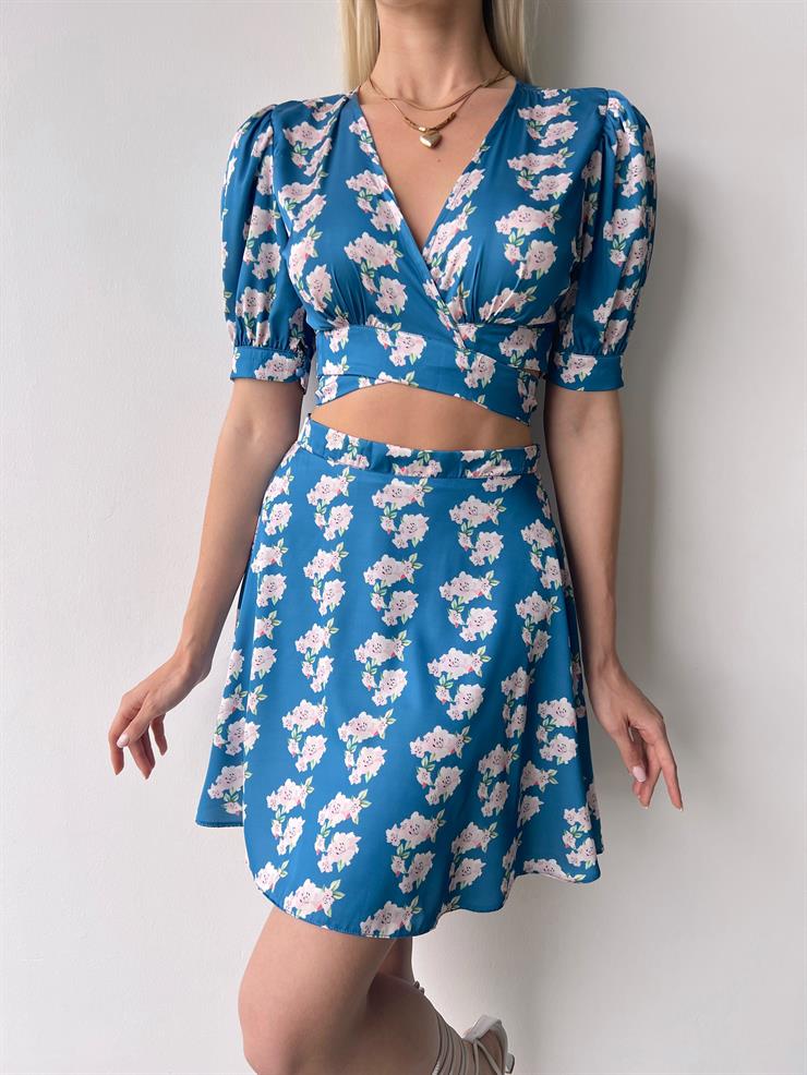 V Yaka Balon Kol Bağlama Detaylı Crop Yüksek Bel Mini Etek Samira Kadın Çiçekli Mavi Takım 23Y000399