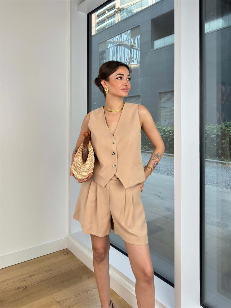 Önü Düğme Kapamalı Yelek Yüksek Bel Pens Detaylı Bermuda Şort Sammy Kadın Vizon Takım 24Y667