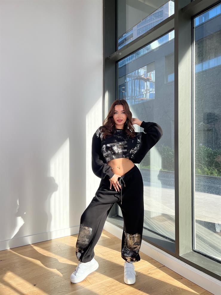 Bisiklet Yaka Crop Sweatshirt Paçası Ve Beli Lastikli Eşofman Altı Sara Kadın Siyah Gümüş Detaylı Takım 24k350
