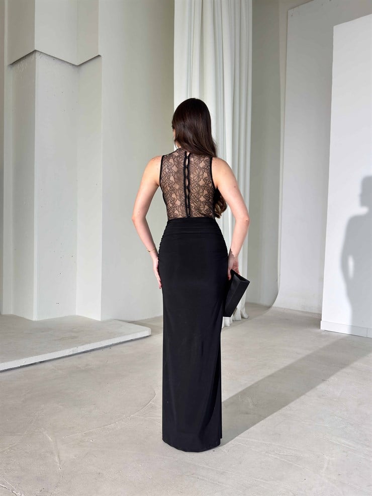 Önü Ve Arkası Dantel Detaylı Degaje Yaka Maxi Siyah Sarah Kadın Elbise 26Y197