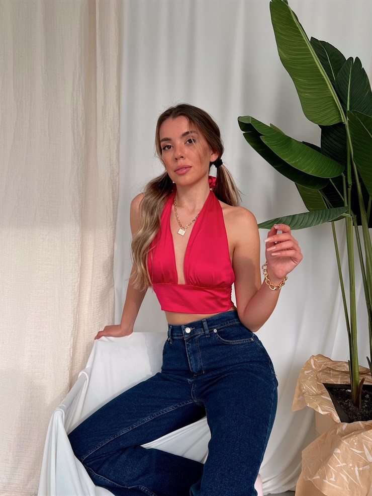 Saten Boyundan Bağlamalı Dekolteli Genesis Kadın Pembe Crop Bluz 22Y000025