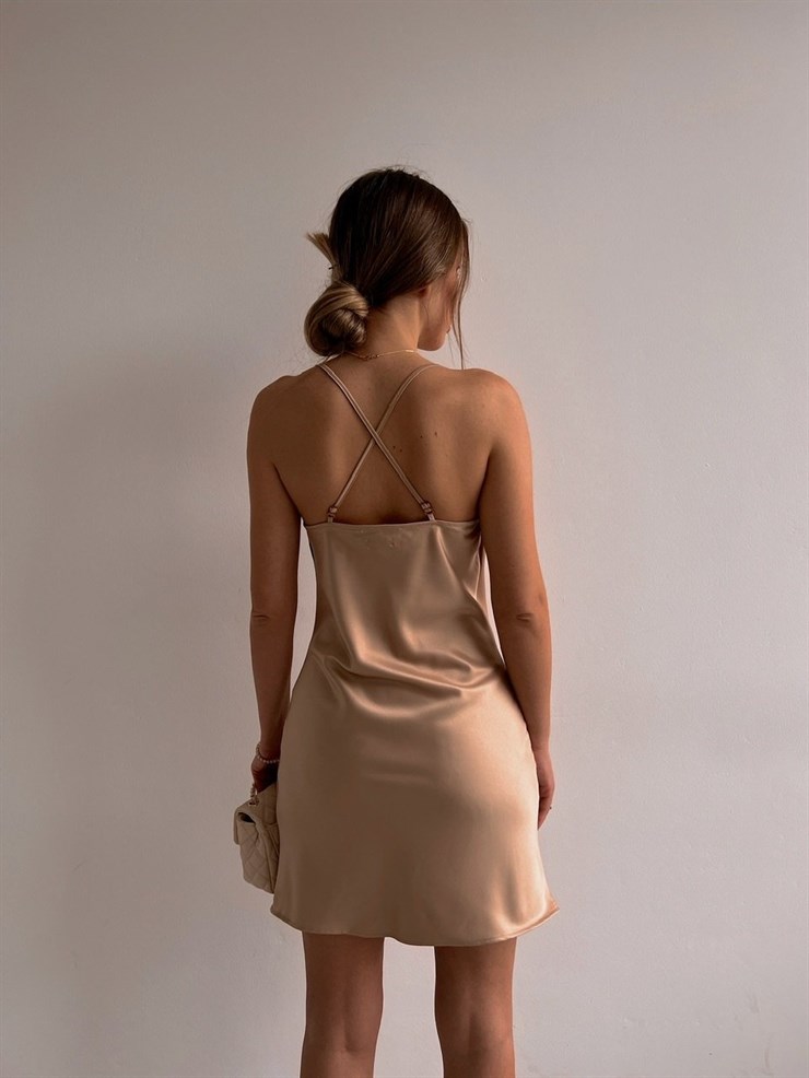 Saten Degaje Yaka Ayarlanır Askılı Rosie Kadın Vizon Mini Elbise 22K000610