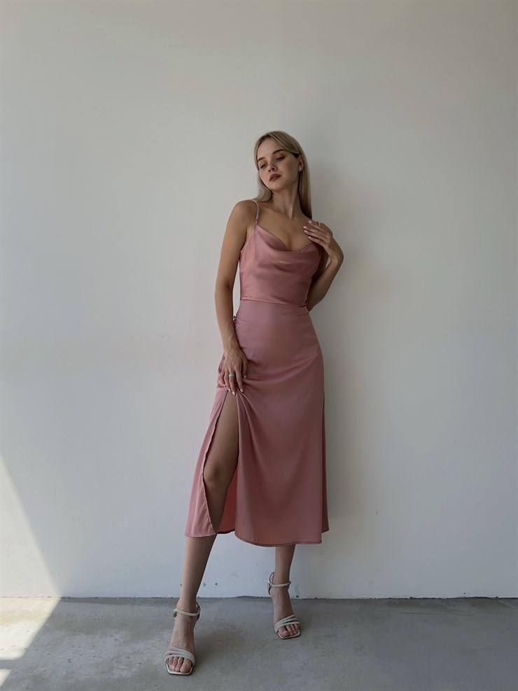 Saten Degaje Yaka Yanı Düğme Detaylı Yırtmaçlı Libor Kadın Pudra Elbise 22Y000452