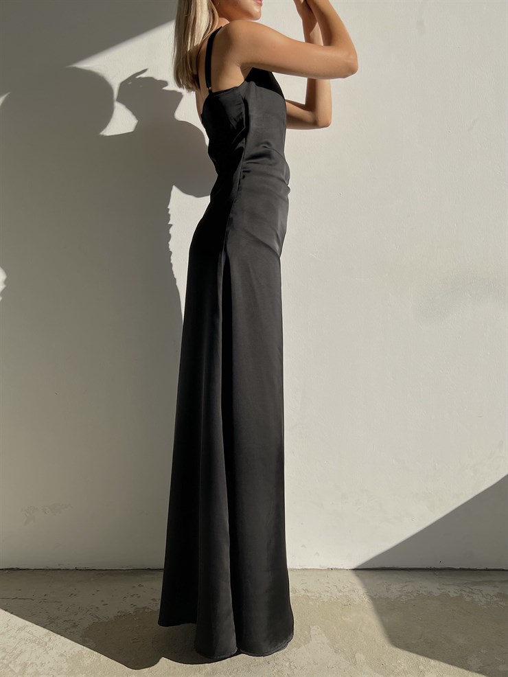 Saten Kruvaze Yaka Drapeli Jocelyn Kadın Siyah Uzun Elbise 22Y000084