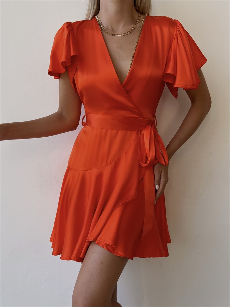 Saten Kruvaze Yaka Kol Ve Etek Kısmı Volanlı Lara Kadın Oranj Elbise 22Y000492
