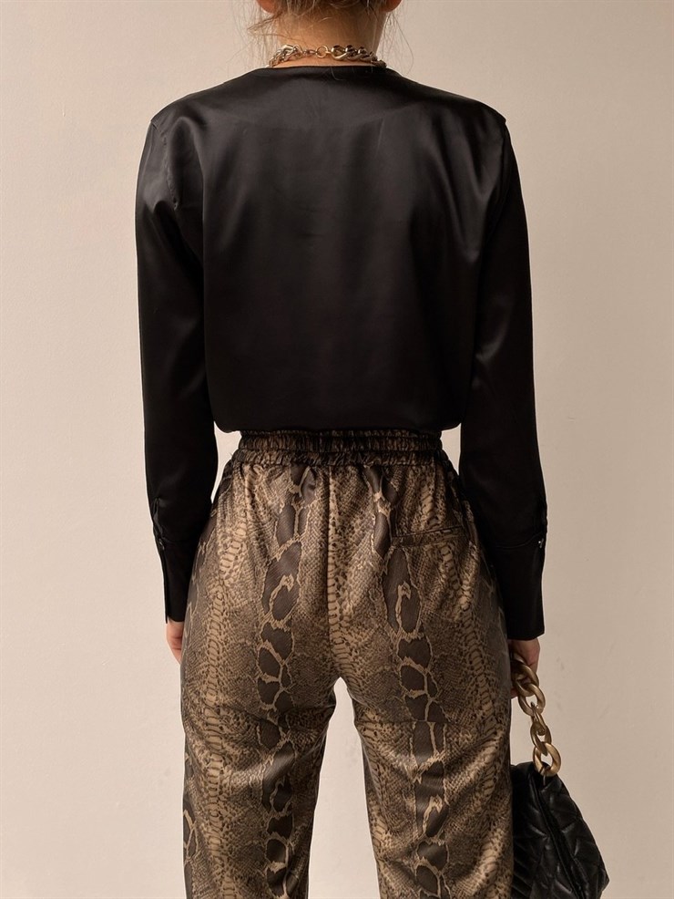 Saten Kruvaze Yaka Leonita Kadın Siyah Bodysuit 22K000231