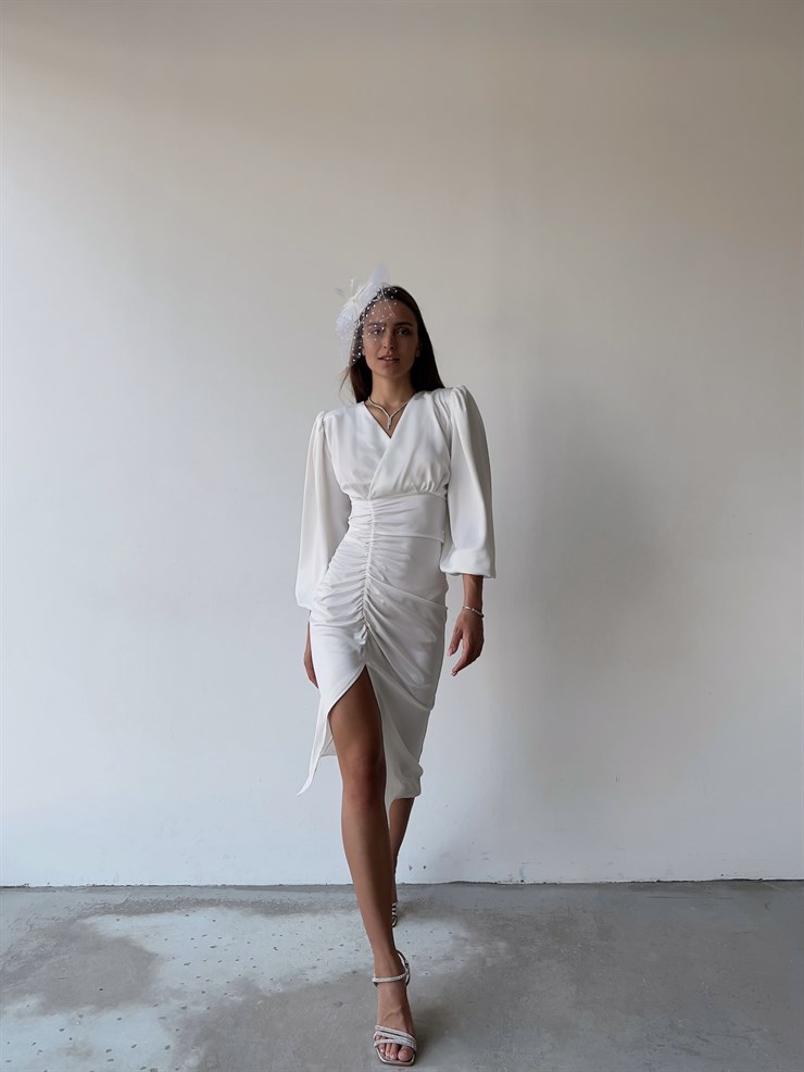 Saten Midi Önden Büzgülü Ve Yırtmaçlı Christina Kadın Beyaz Elbise 22K000547