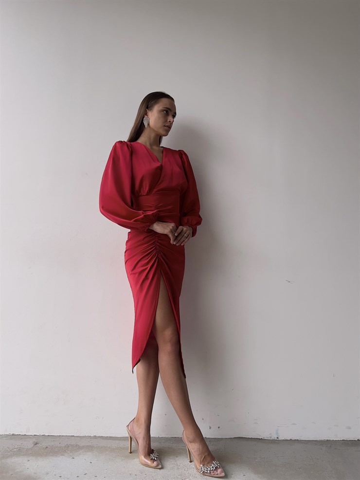 Saten Midi Önden Büzgülü Ve Yırtmaçlı Christina Kadın Kırmızı Elbise 22K000547