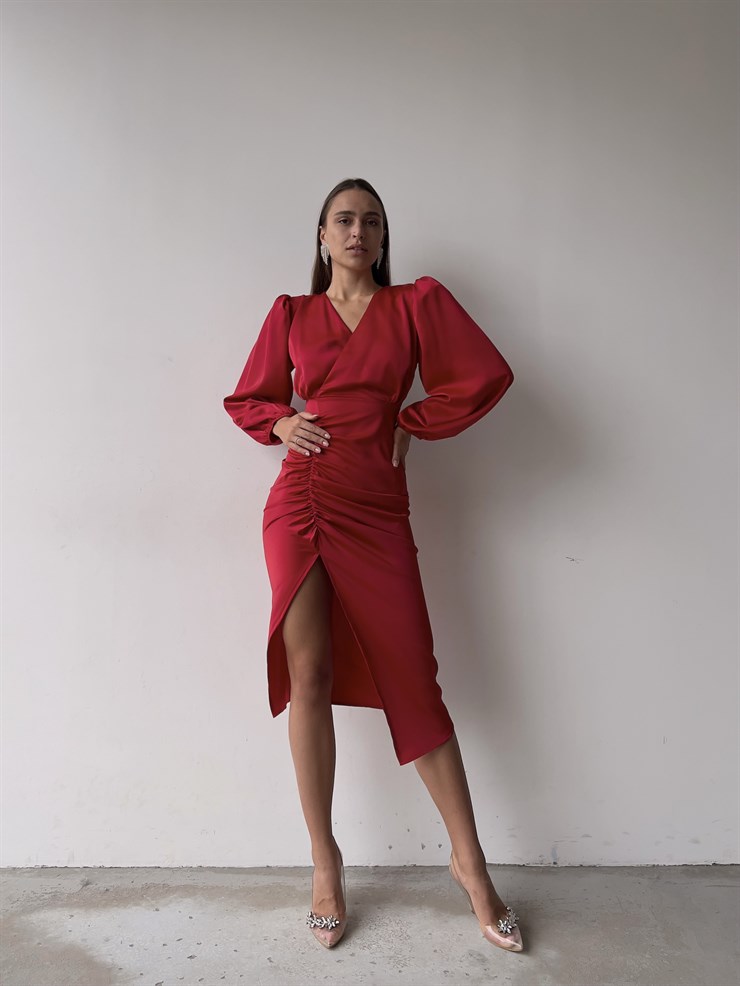 Saten Midi Önden Büzgülü Ve Yırtmaçlı Christina Kadın Kırmızı Elbise 22K000547