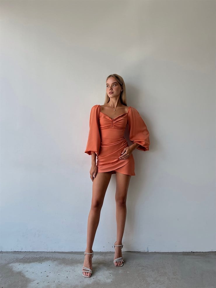 Saten Uzun Balon Kol Drapeli Etek Kısmı Kruvaze Valente Kadın Somon Elbise 22Y000494