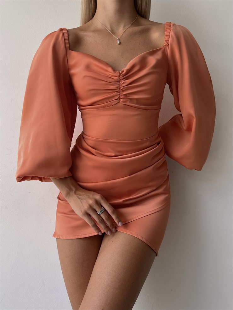 Saten Uzun Balon Kol Drapeli Etek Kısmı Kruvaze Valente Kadın Somon Elbise 22Y000494