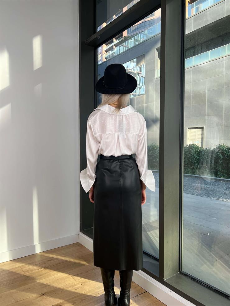 Yüksek Bel Yırtmaçlı Vegan Deri Selene Kadın Siyah Etek 24k290