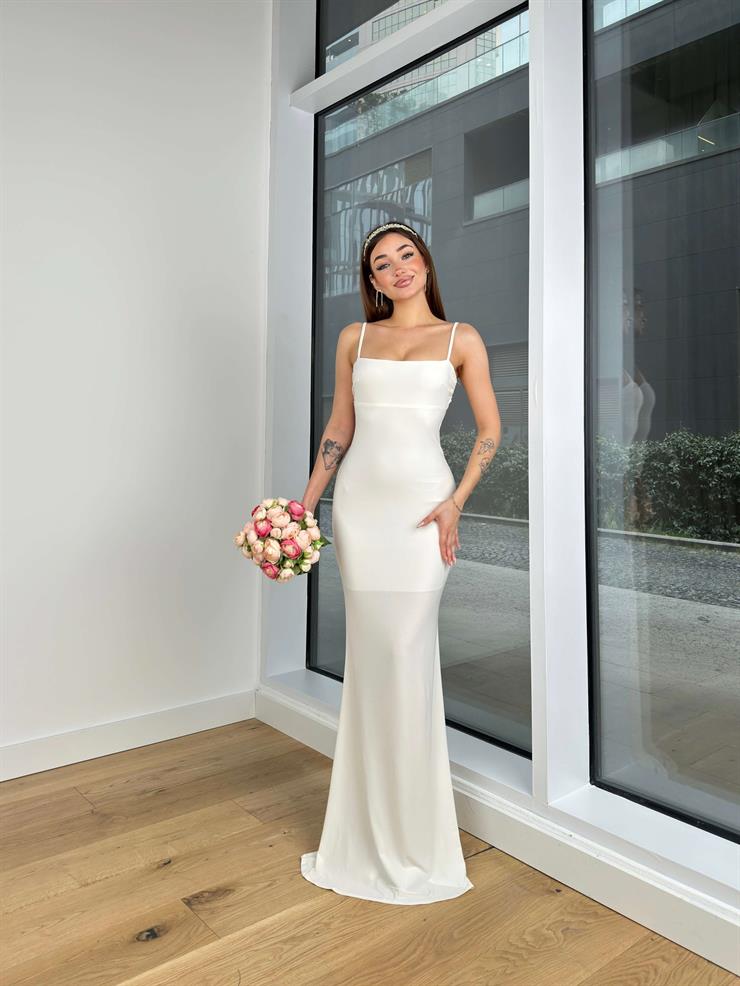 İnce Askılı Sırt Dekolteli Sendy Kadın Beyaz Maxi Elbise 24Y125