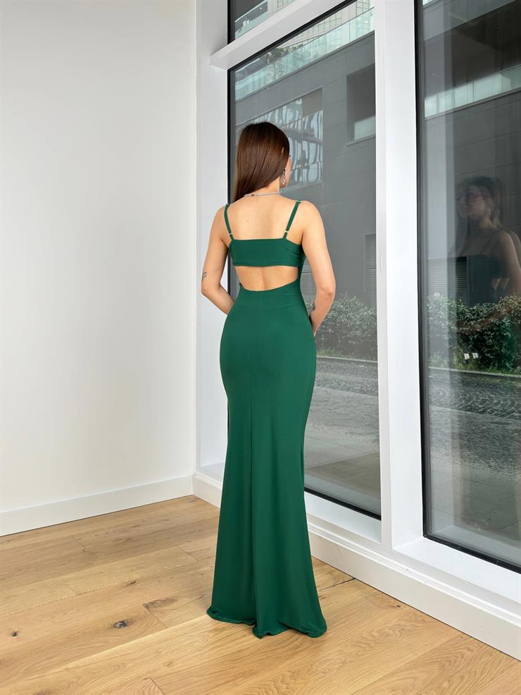 İnce Askılı Sırt Dekolteli Sendy Kadın Zümrüt Maxi Elbise 24Y125