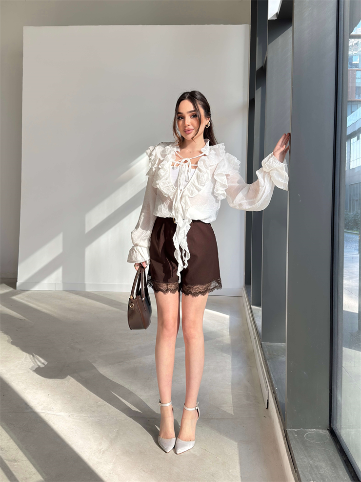 Fırfır Detaylı İp Bağlamalı V Yaka Senro Ekru Kadın Gömlek 26Y035