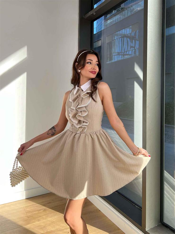 Sıfır Kollu Gömlek Yaka Önü Düğmeli Ve Fırfır Detaylı Ventuna Kadın Çizgili Bej Mini Elbise 24k405