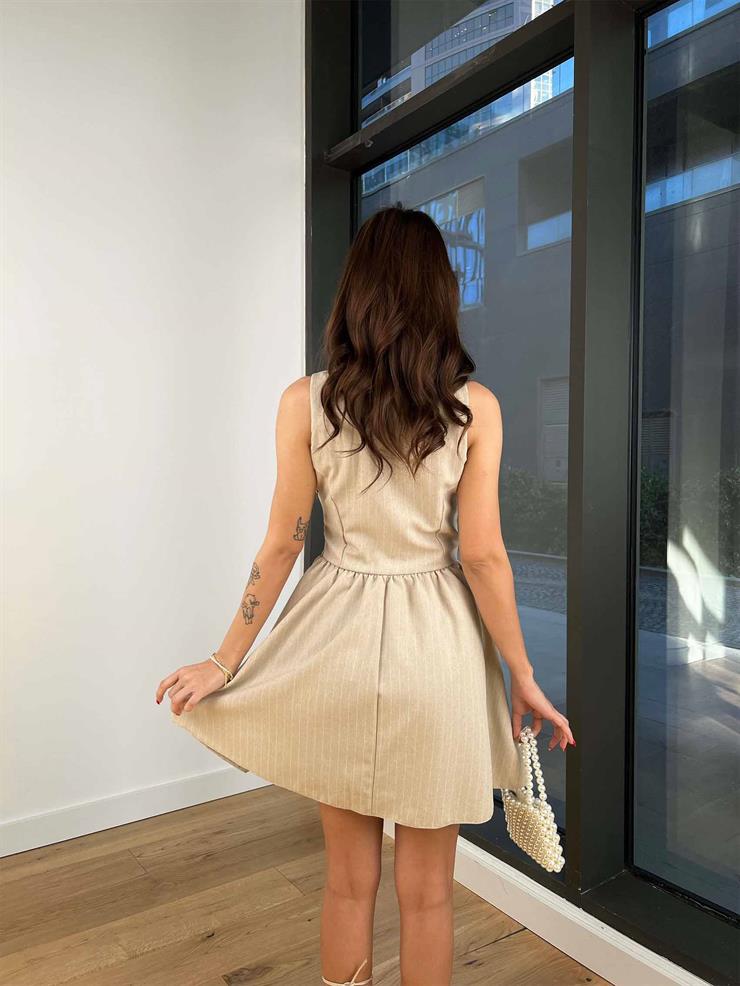 Sıfır Kollu Gömlek Yaka Önü Düğmeli Ve Fırfır Detaylı Ventuna Kadın Çizgili Bej Mini Elbise 24k405