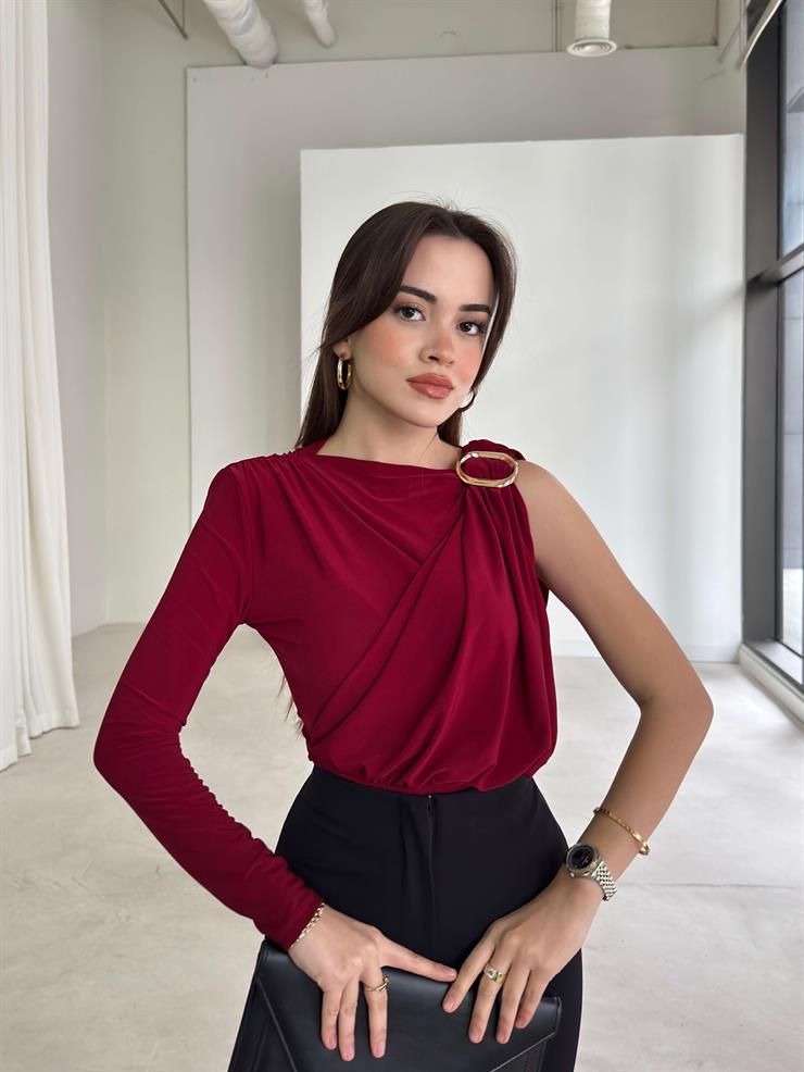 Aksesuarlı Tek Kol Drape Detaylı Sindi Bordo Kadın Bluz 26K352
