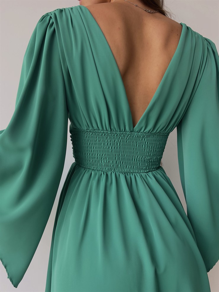 Sırtı Derin V Dekolteli Uzun Geniş Kol Belden Oturtmalı Bel Kısmı Gipeli Oskar Kadın Yeşil Mini Elbise 23K000036