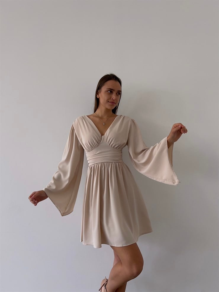 Sırtı Derin V Dekolteli Uzun Geniş Kol Belden Oturtmalı Bel Kısmı Gipeli Oskar Kadın Bej Mini Elbise 23K000036