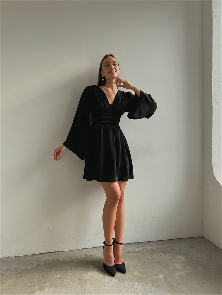 Sırtı Derin V Dekolteli Uzun Geniş Kol Belden Oturtmalı Bel Kısmı Gipeli Oskar Kadın Siyah Mini Elbise 23K000036