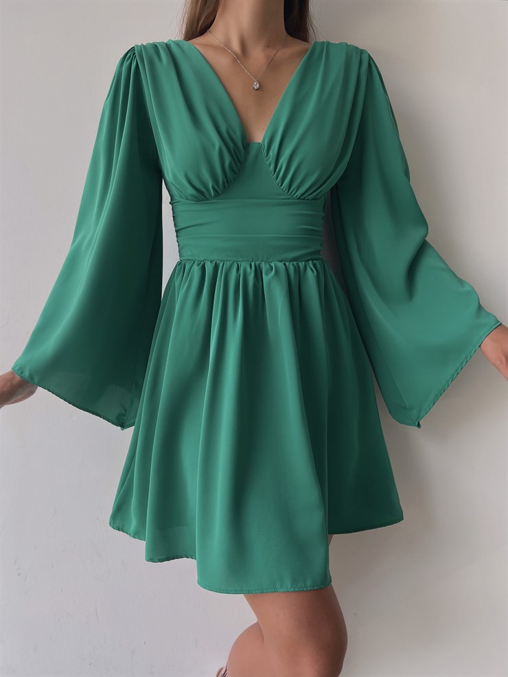 Sırtı Derin V Dekolteli Uzun Geniş Kol Belden Oturtmalı Bel Kısmı Gipeli Oskar Kadın Yeşil Mini Elbise 23K000036