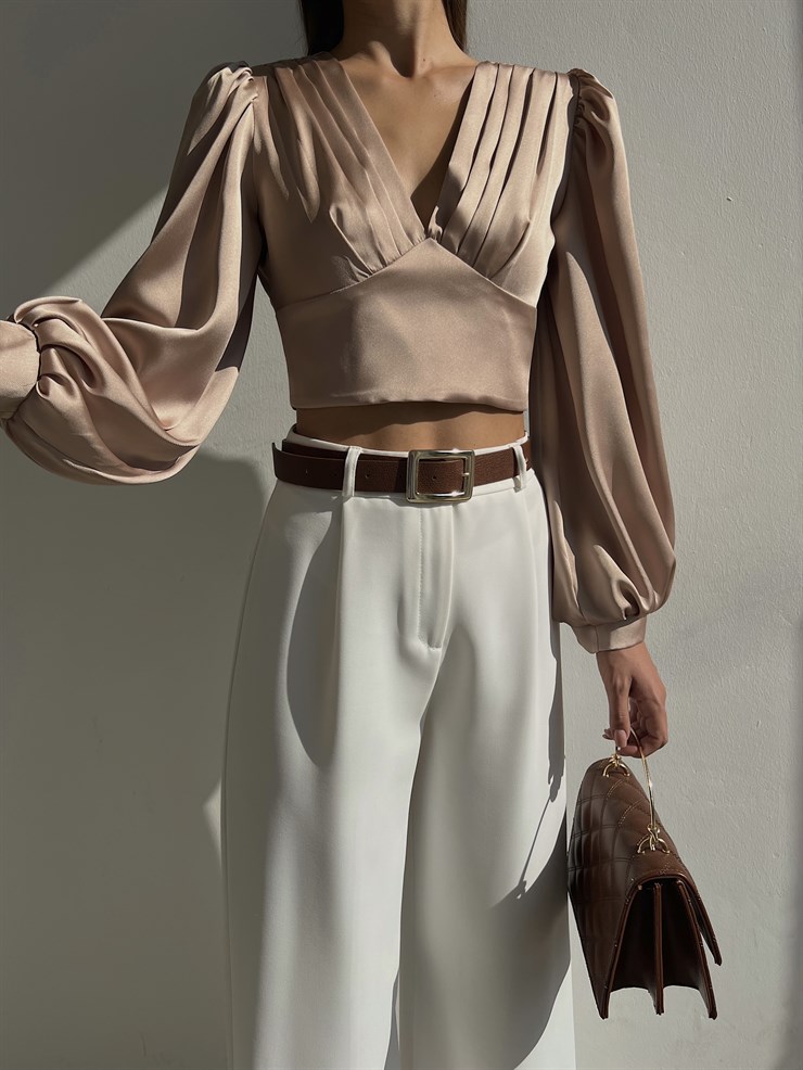 Sırtı Üçgen Dekolte Fermuar Kapamalı Balon Kol V Yaka Lanza Kadın Camel Bluz 22Y000504