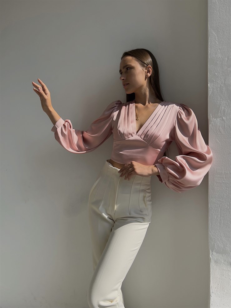 Sırtı Üçgen Dekolte Fermuar Kapamalı Balon Kol V Yaka Lanza Kadın Pudra Bluz 22Y000504