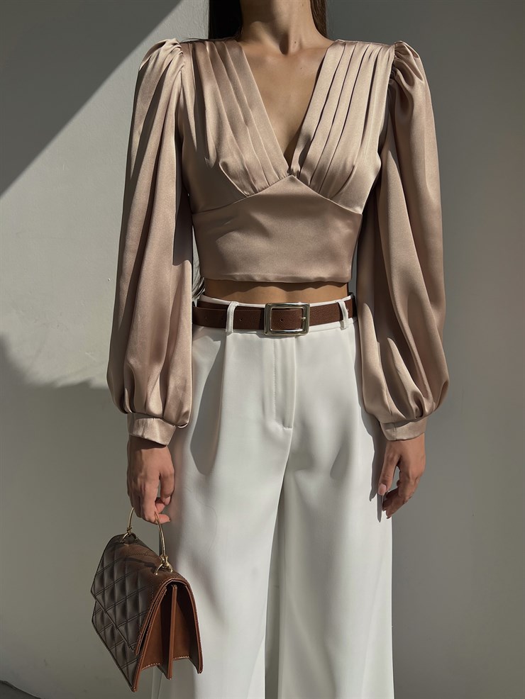 Sırtı Üçgen Dekolte Fermuar Kapamalı Balon Kol V Yaka Lanza Kadın Camel Bluz 22Y000504