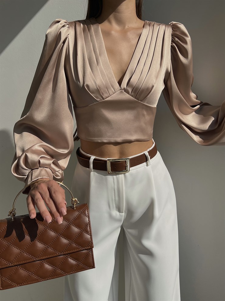 Sırtı Üçgen Dekolte Fermuar Kapamalı Balon Kol V Yaka Lanza Kadın Camel Bluz 22Y000504