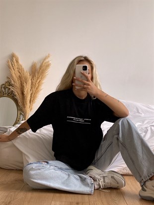 Sırtı Yazılı Oversize Kadın Siyah Tişört 21Y000408