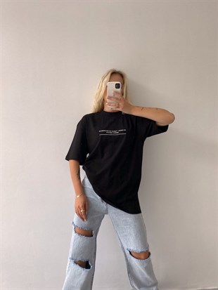 Sırtı Yazılı Oversize Kadın Siyah Tişört 21Y000408