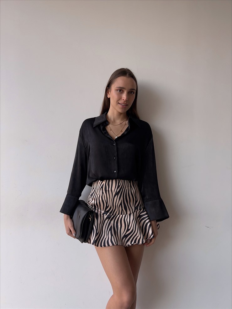 Düğme Kapamalı Sofia Kadın Siyah Saten Gömlek 23K000380