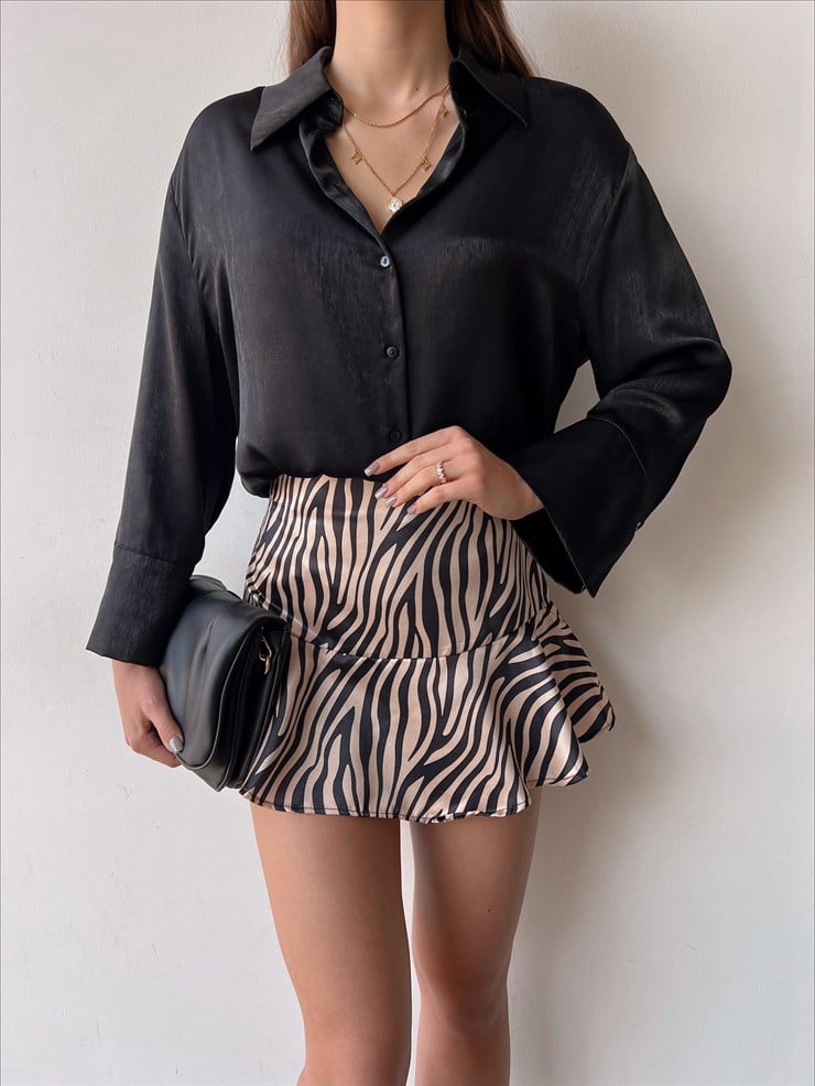 Düğme Kapamalı Sofia Kadın Siyah Saten Gömlek 23K000380