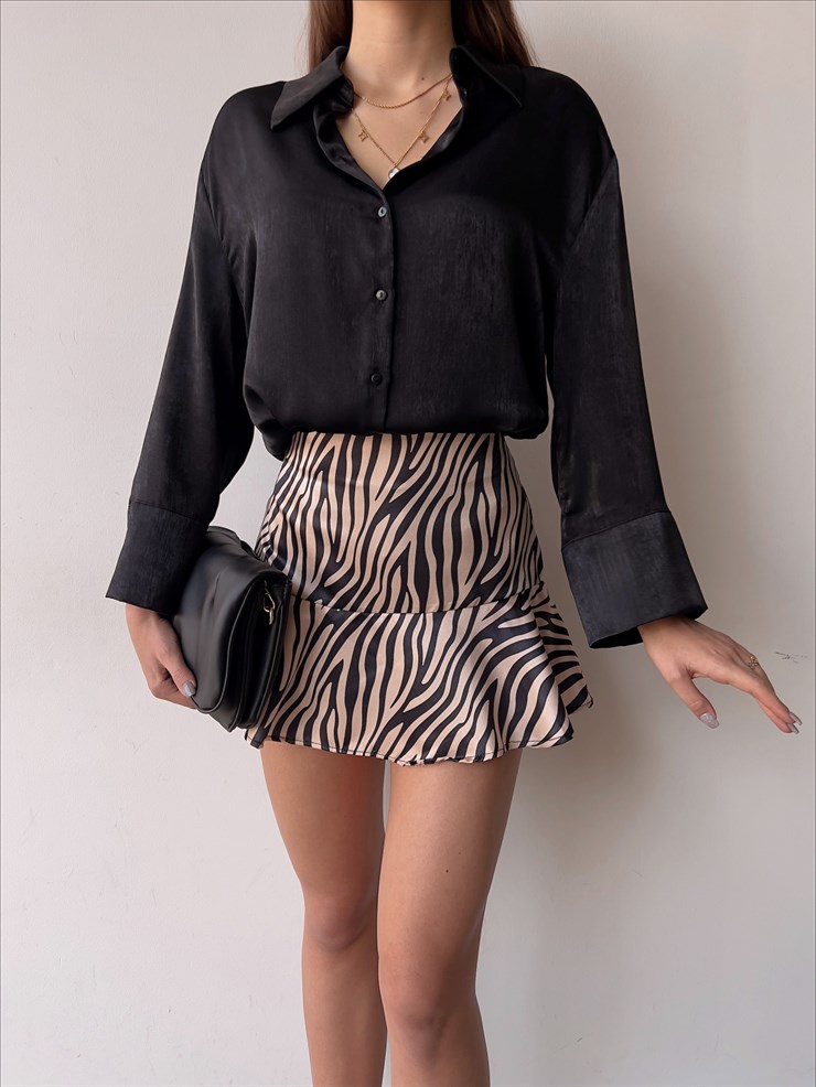 Düğme Kapamalı Sofia Kadın Siyah Saten Gömlek 23K000380