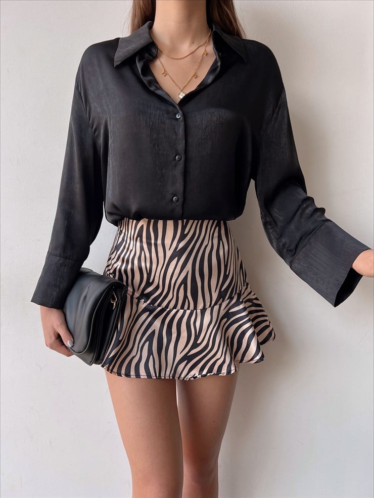 Düğme Kapamalı Sofia Kadın Siyah Saten Gömlek 23K000380