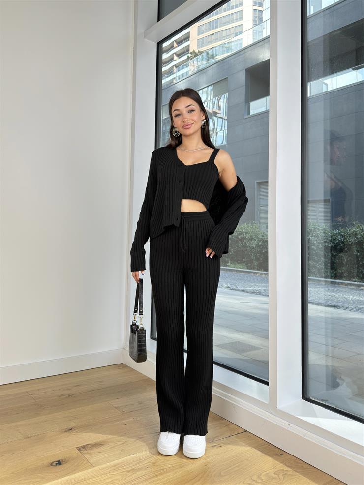 Önü Düğmeli Hırka Crop Yüksek Bel Pantolon Sofiane Kadın Siyah Üçlü Triko Takım 25K117
