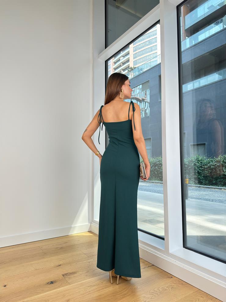 Askıları Bağlamalı Göğüs Dekolteli Stanis Kadın Zümrüt Maxi Elbise 24Y804