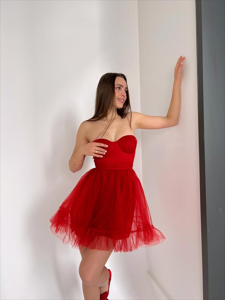 Straplez Belden Oturtmalı Eteği Tül Tara Kadın Kırmızı Mini Elbise 23Y000027