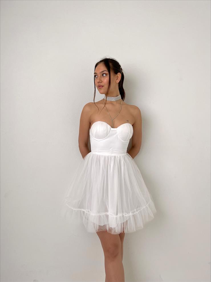 Straplez Belden Oturtmalı Eteği Tül Tara Kadın Beyaz Mini Elbise 23Y000027