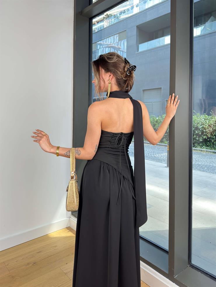 Straplez Eteği Pileli Kuşak Detaylı Leyinda Siyah Kadın Yırtmaçlı Elbise 25Y436