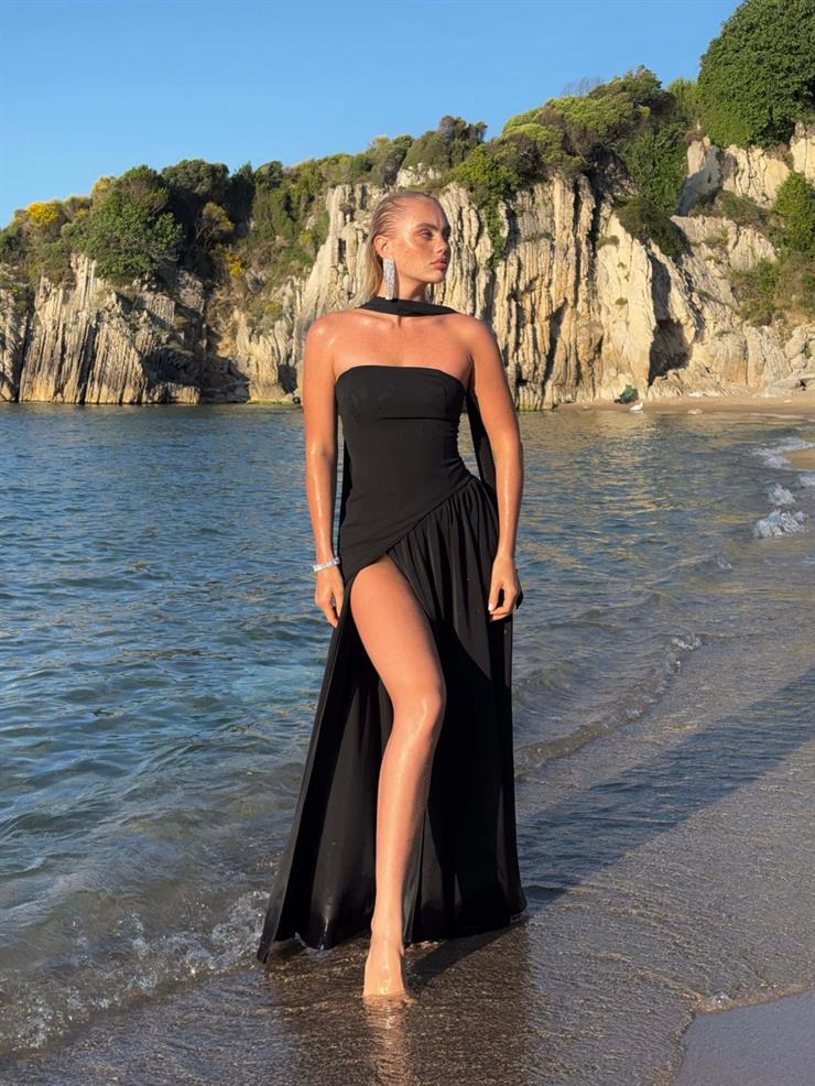 Straplez Eteği Pileli Kuşak Detaylı Leyinda Siyah Kadın Yırtmaçlı Elbise 25Y436