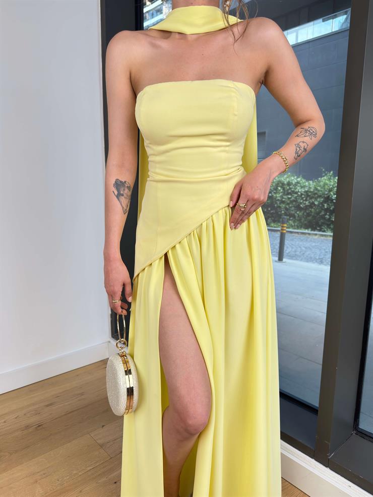 Straplez Eteği Pileli Kuşak Detaylı Leyinda Sarı Kadın Yırtmaçlı Elbise 25Y436