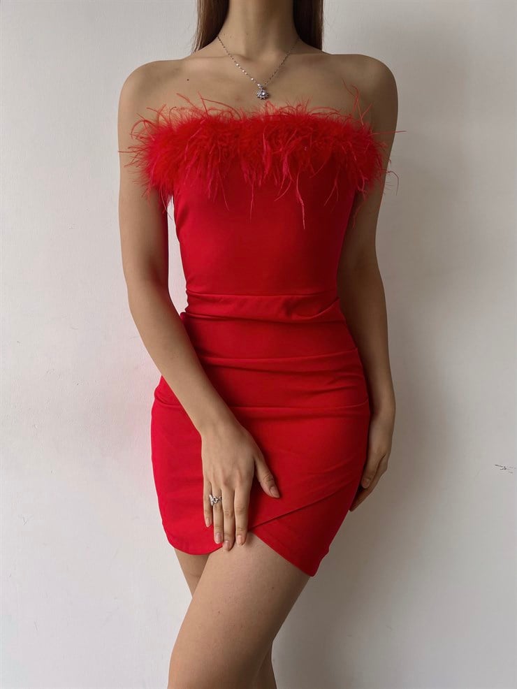 Straplez Göğüs Kısmı Tüy Detaylı Eteği Drapeli Trace Kadın Kırmızı Mini Elbise 23K000176