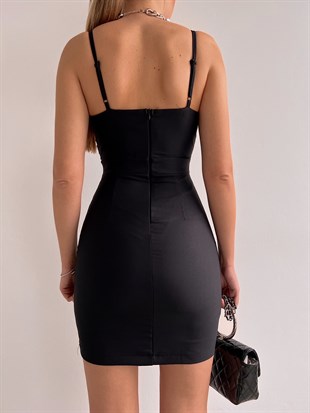 Mini Göğüsü Tül Detay İnce Askı Susen Kadın Siyah Elbise 22K000569