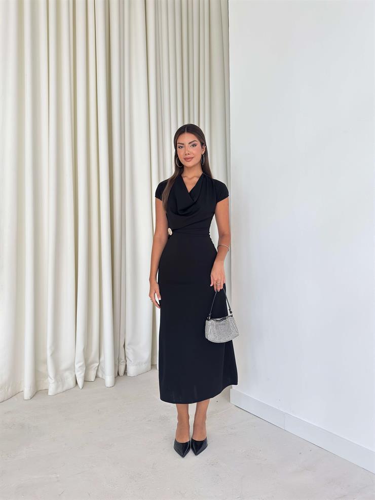 Dökümlü Yaka Aksesuarlı Belden Oturan Taline Siyah Kadın Elbise 26K042