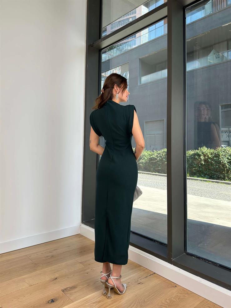 Omuz Vatkalı Kolsuz Tarin Kadın Zümrüt Elbise 24Y087