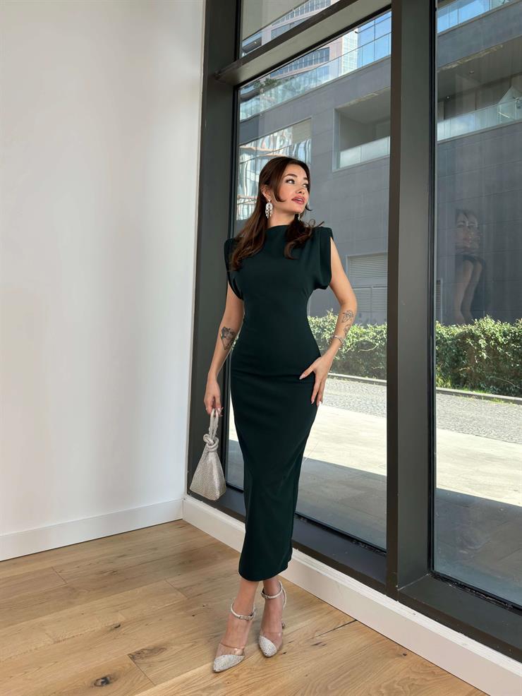 Omuz Vatkalı Kolsuz Tarin Kadın Zümrüt Elbise 24Y087