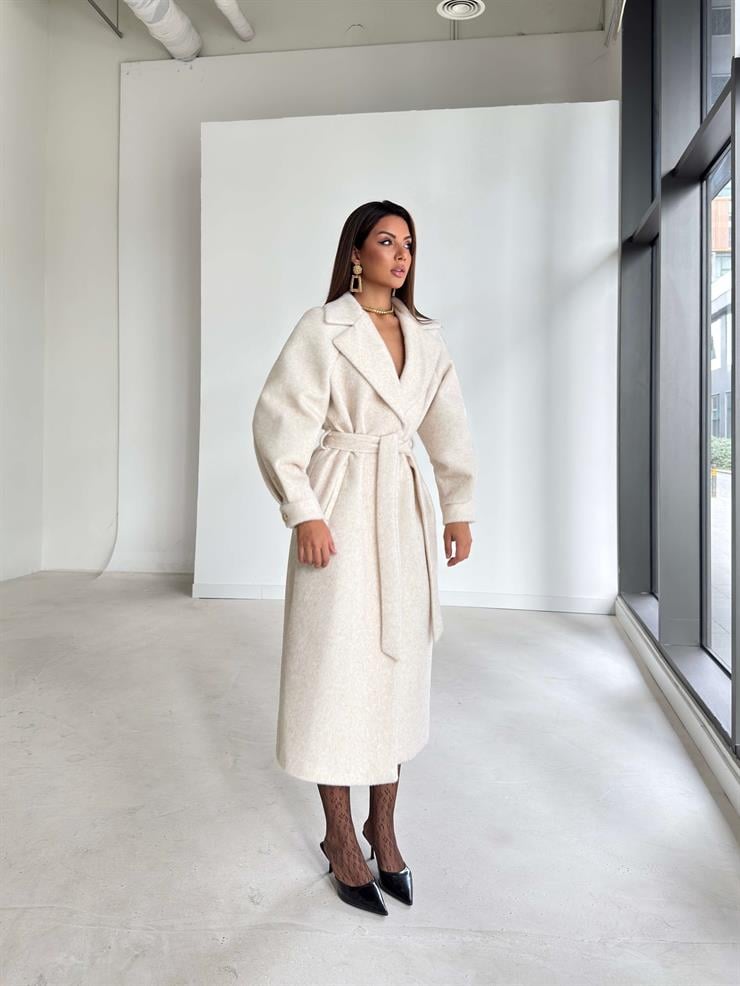 Kemerli Kolu Düğmeli Kruvaze Yaka Tayline Bej Kadın Kaban 26K104