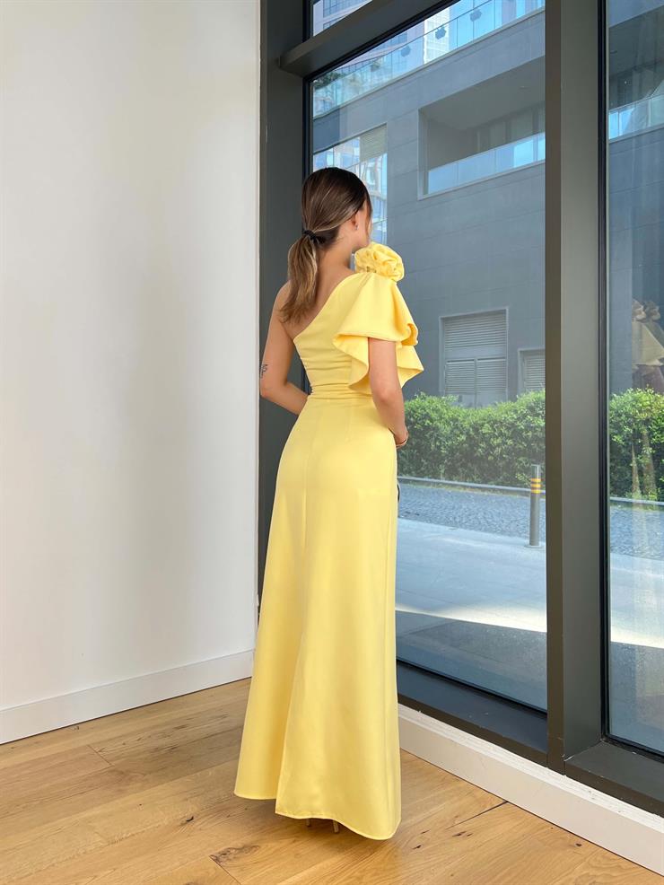 Tek Omuz Aksesuar Ve Fırfır Detaylı Zendaya Kadın Sarı Maxi Elbise 24Y518